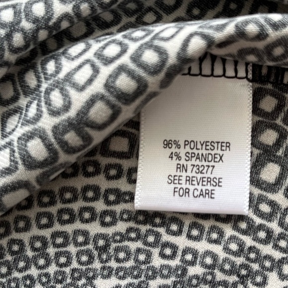 APT.9 black white stretch v-neck shirt blouse size SP - Picture 9 of 9